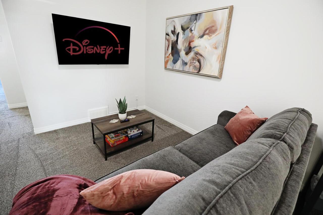 Three King Beds,Central A/C,Fireplace,Park,Disney+ Villa Edmonton Eksteriør bilde